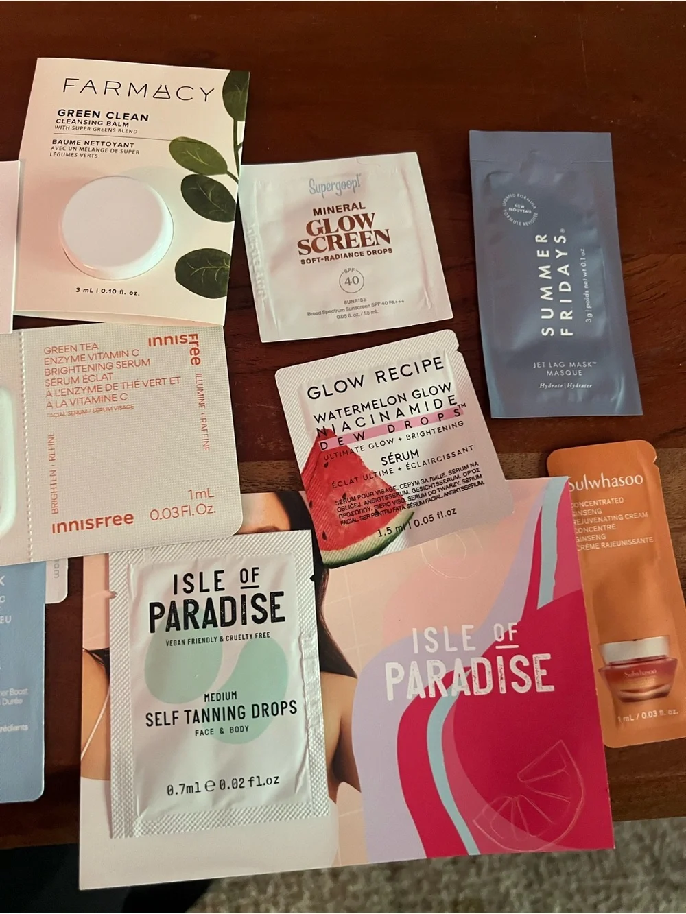 Assorted Women’s Skincare Sample Kit 24 Samples
